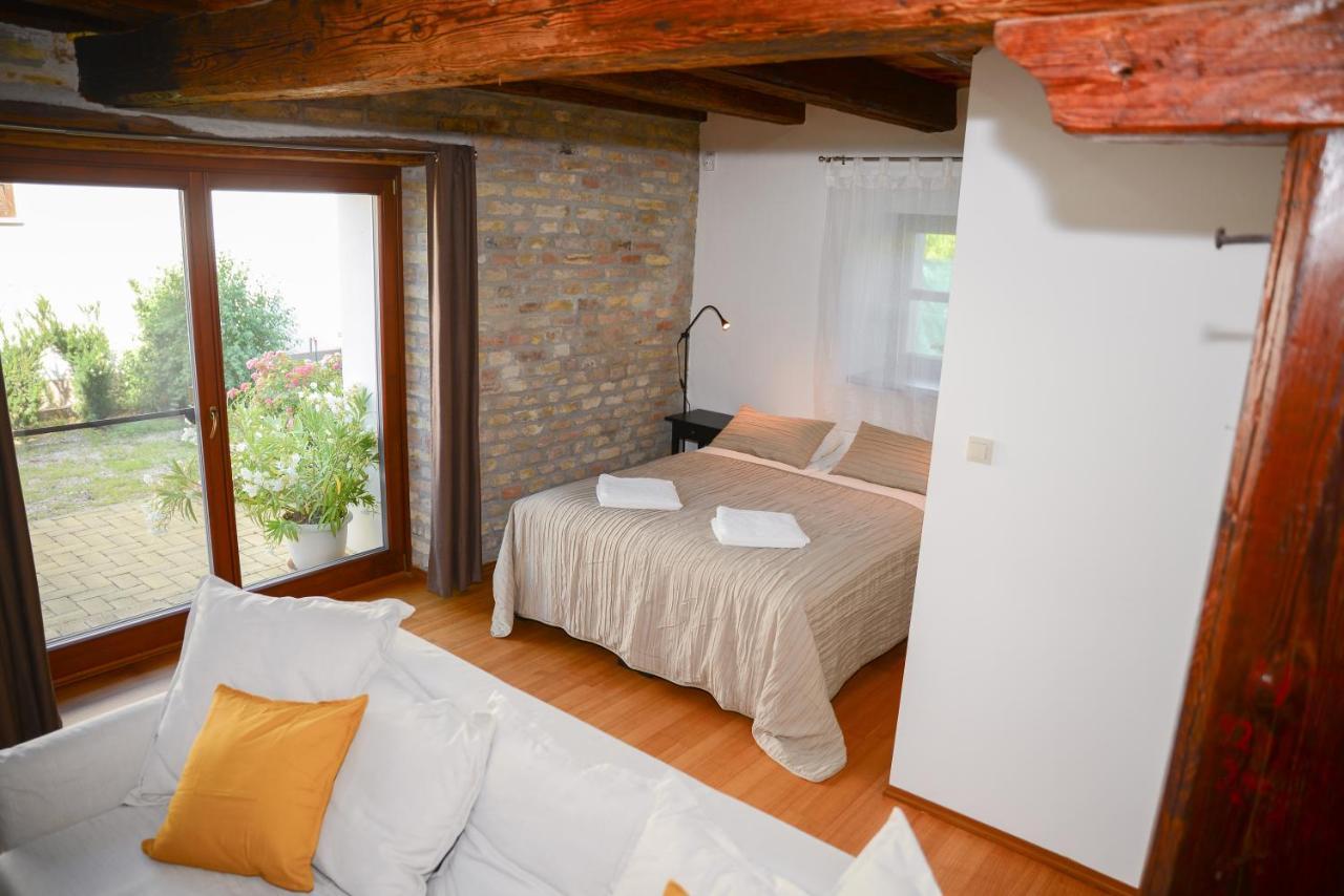 Somos Apartman Győr Zewnętrze zdjęcie